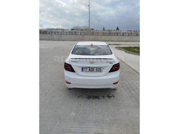 Sahibinden Hyundai Accent Blue 1.4 CVVT Mode 2012 Model
