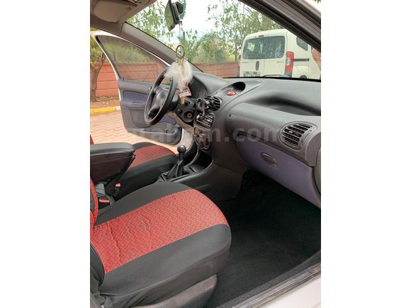 Sahibinden Peugeot 206 1.4 XR 2000 Model