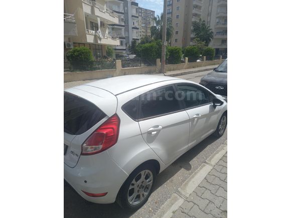 Sahibinden Ford Fiesta 1.5 TDCi Trend X 2015 Model Mersin 141000 km Beyaz