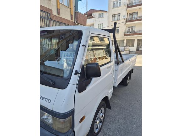 Sahibinden Mazda E 2200 Kasa lı MAZDA  E 2200 modelidir  Araç cift Tekerdir  2007 Trafik cikisli .120.000 nk Kalan  12/15/18/24 vade Takas olur