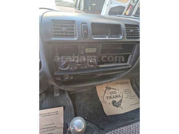 Sahibinden Mazda E 2200 Kasa lı MAZDA  E 2200 modelidir  Araç cift Tekerdir  2007 Trafik cikisli .120.000 nk Kalan  12/15/18/24 vade Takas olur