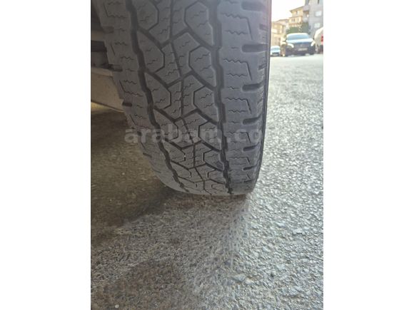 Sahibinden Mazda E 2200 Kasa lı MAZDA  E 2200 modelidir  Araç cift Tekerdir  2007 Trafik cikisli . Muayne   Bitti cekme    Belgeli satis  verilcektir