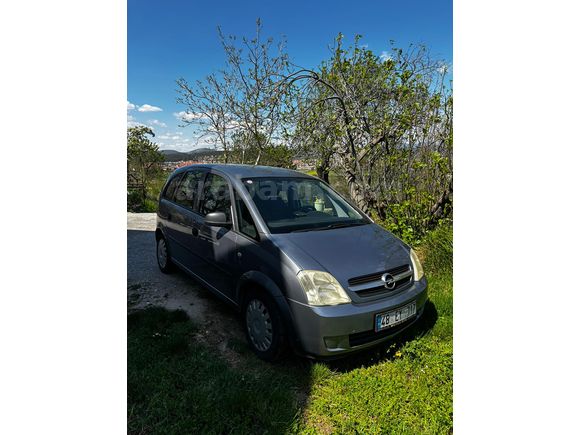 Otomotiv Tasarımcısından Tertemiz Yakıt Cimrisi Meriva