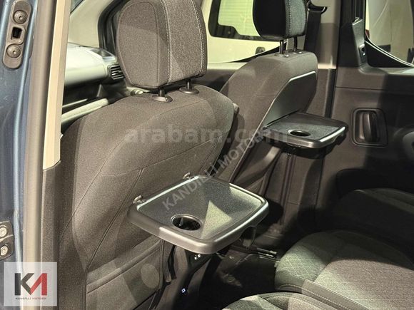 KANDİLLİ MOTORS'DAN 2024 OPEL COMBO ULTİMATE CAM TAVAN *HATASIZ*