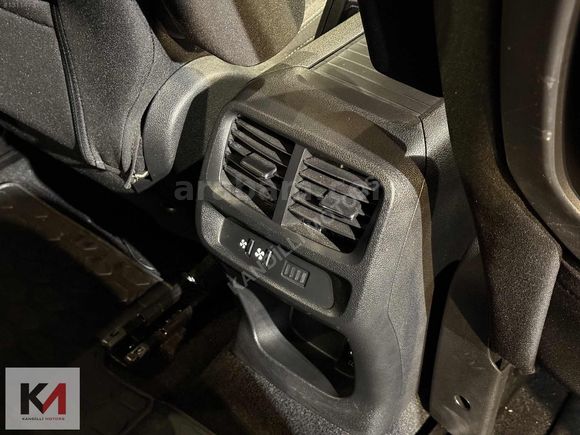 KANDİLLİ MOTORS'DAN 2024 OPEL COMBO ULTİMATE CAM TAVAN *HATASIZ*