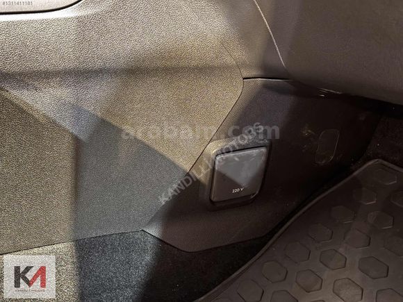 KANDİLLİ MOTORS'DAN 2024 OPEL COMBO ULTİMATE CAM TAVAN *HATASIZ*
