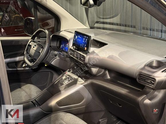 KANDİLLİ MOTORS'DAN 2024 OPEL COMBO ULTİMATE CAM TAVAN *HATASIZ*