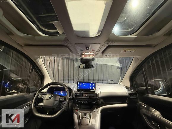 KANDİLLİ MOTORS'DAN 2024 OPEL COMBO ULTİMATE CAM TAVAN *HATASIZ*