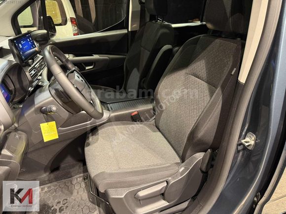 KANDİLLİ MOTORS'DAN 2024 OPEL COMBO ULTİMATE CAM TAVAN *HATASIZ*