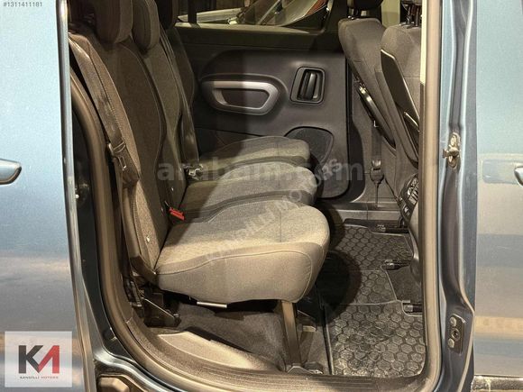 KANDİLLİ MOTORS'DAN 2024 OPEL COMBO ULTİMATE CAM TAVAN *HATASIZ*