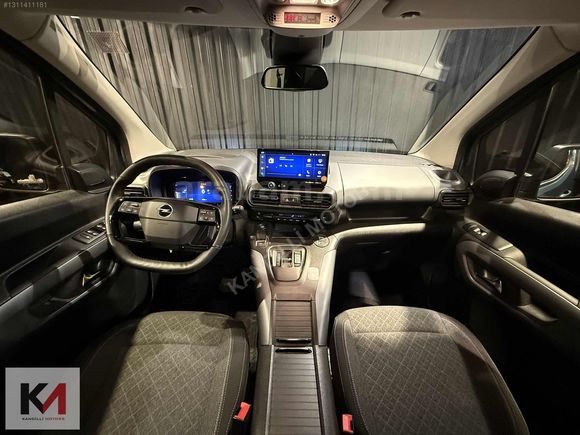 KANDİLLİ MOTORS'DAN 2024 OPEL COMBO ULTİMATE CAM TAVAN *HATASIZ*