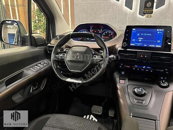 HZR MOTORS 2023 HATASIZ PEUGEOT RİFTER 1.5 BLUEHDI GT CAM TAVAN