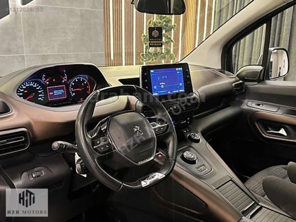 HZR MOTORS 2023 HATASIZ PEUGEOT RİFTER 1.5 BLUEHDI GT CAM TAVAN