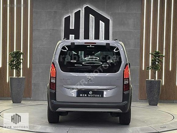 HZR MOTORS 2023 HATASIZ PEUGEOT RİFTER 1.5 BLUEHDI GT CAM TAVAN