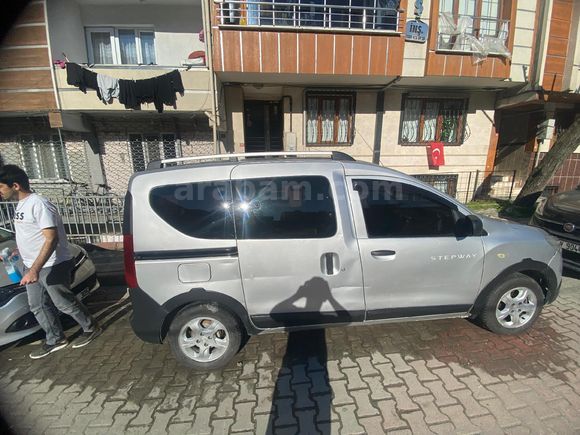 Sahibinden Dacia Dokker 1.5 DCi Stepway 2013 Model  360.000 km Gri (Gümüş)