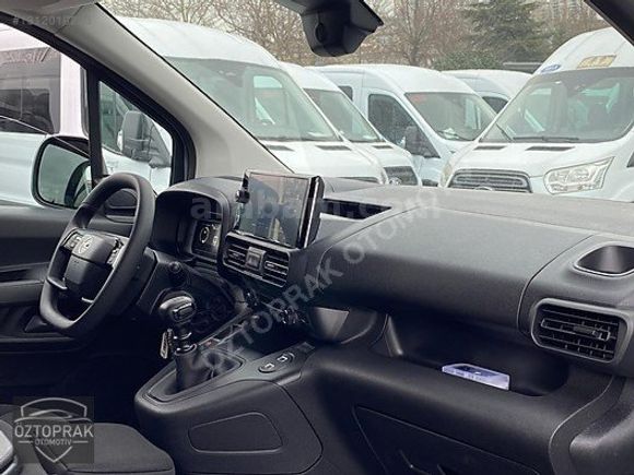 ÖZTOPRAK-2026 OPEL COMBO CARGO EDİTİON XL 1.5 DİZEL-4.75 VADE