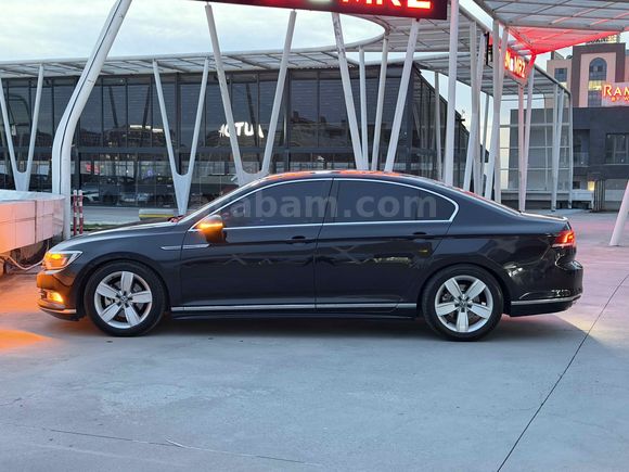 Sahibinden extralı siyah Passat 1.6 TDi 2017