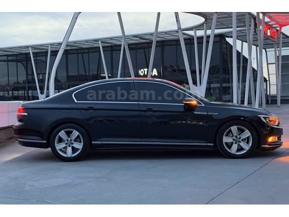 Sahibinden extralı siyah Passat 1.6 TDi 2017