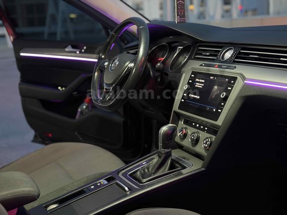 Sahibinden extralı siyah Passat 1.6 TDi 2017