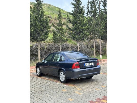 1.6 ELEGANCE İÇİ BEJ DİJİTAL KLİMA