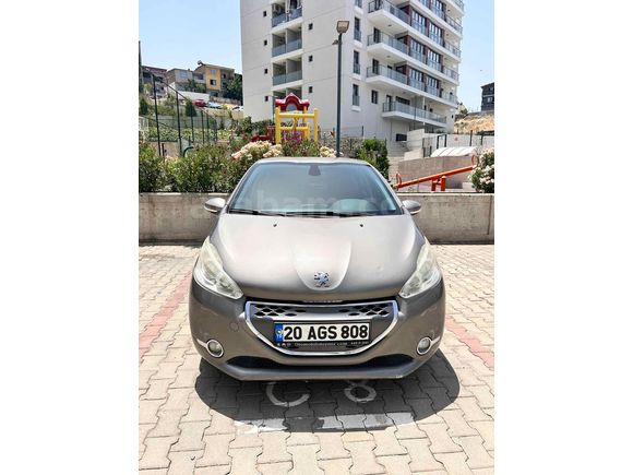 Sahibinden değişensiz boyasız Peugeot 208 1.4 HDi Active 2013 Model 