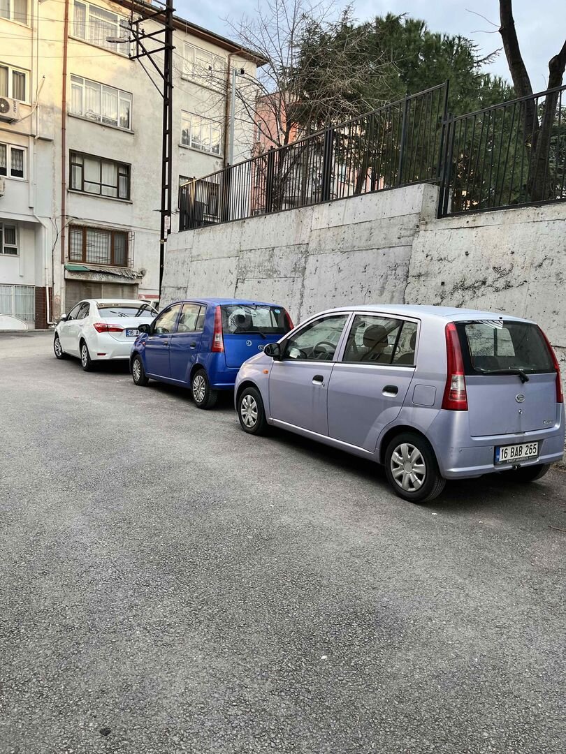 Sahibinden Daihatsu Cuore 1.0 Low Grade 2005 Model Bursa 154.500 km Mor 6