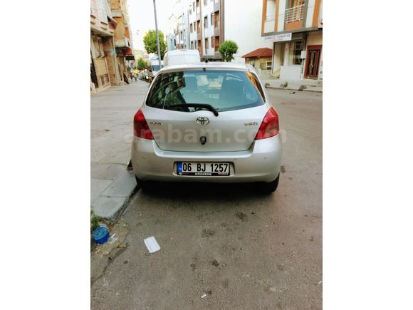 Sahibinden Toyota Yaris 1.3 Terra 2008 Model İstanbul 187000 km Gri (Gümüş)
