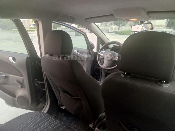 Bayan Öğretmenden Opel Corsa 1.2 Enjoy 2009 Model