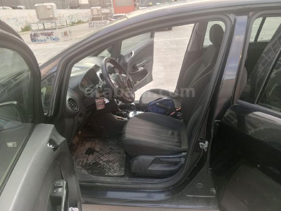 Bayan Öğretmenden Opel Corsa 1.2 Enjoy 2009 Model