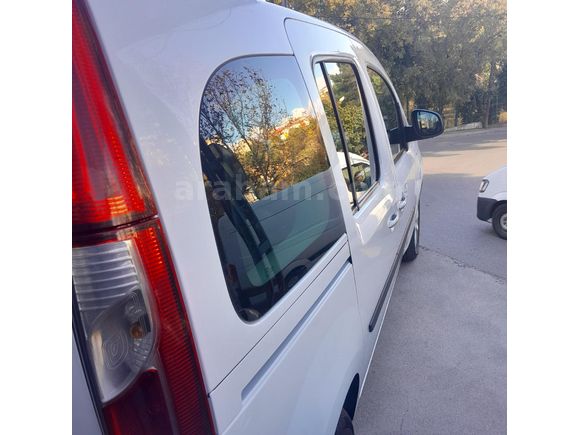 Sahibinden Renault Kangoo Multix 1.5 dCi Touch 2021 Model  188.100 km Beyaz