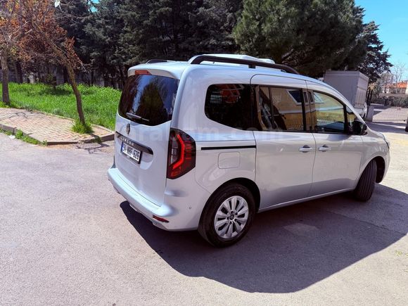 Sahibinden Renault Kangoo Multix 1.5 BluedCi Iconic 2025 Model