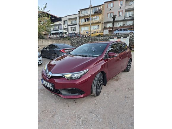 Sahibinden Toyota Auris 1.33 Life 2017 Model