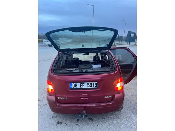 EMEKLİ MEMURDAN Renault Scenic 1.6 Dynamique 2003 Model