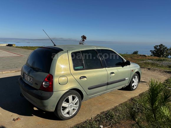 Sahibinden Renault Clio 1.4 Privilege klimalı 2003 Model 