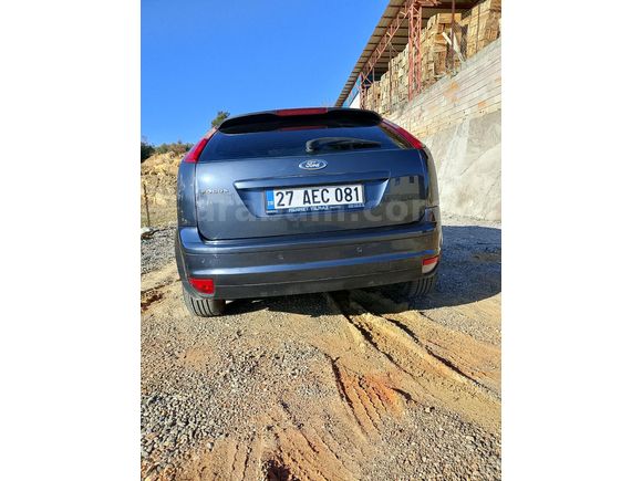EMSALSİZ TEMİZLİKTE FORD FOCUS GHİA EN DOLU PAKETİ