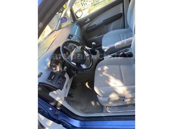 3.Sahibinden Ford C-Max 1.6 Trend 2005 Model  222.000 km Mavi
