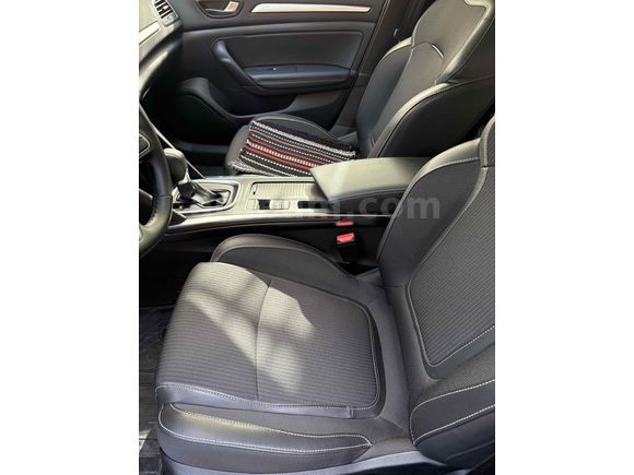 Sahibinden Renault Megane 1.3 TCe Icon 2025 Model 