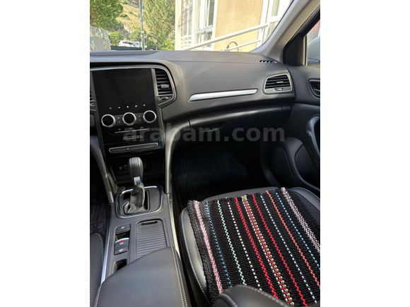 Sahibinden Renault Megane 1.3 TCe Icon 2025 Model 