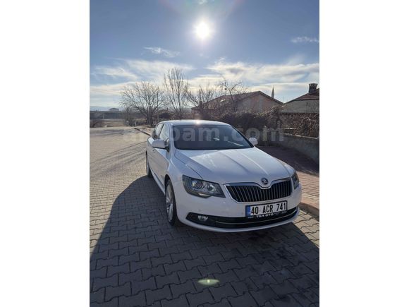 Sahibinden Skoda SuperB 1.6 TDI Prestige 2015 Model  158.000 km Beyaz