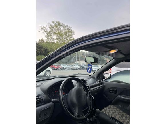 Sahibinden Renault Clio 1.4 RTA 2001 Model Kocaeli
