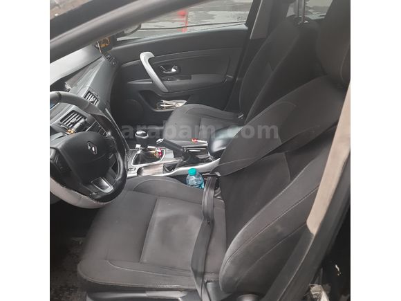 Sahibinden Renault Latitude 1.5 dCi Privilege 2013 Model  303.000 km Siyah