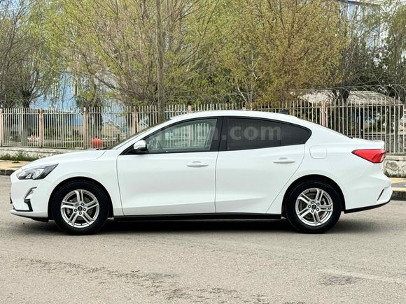 TR’DE TEK! SADECE _14_BİNDE 2020 FORD FOCUS 1.5 TREND-X HATASIZ