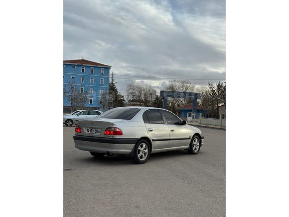 Sahibinden Toyota Avensis 2.0 Sol 2001 Model 