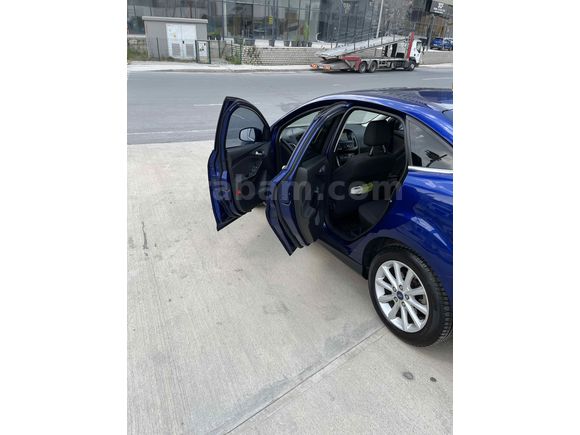 Sahibinden Ford Focus 1.5 TDCi Titanium 2017 Model  190.000km Lacivert