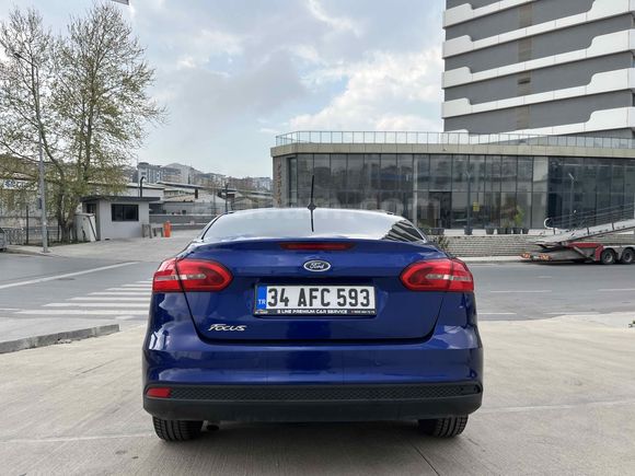 Sahibinden Ford Focus 1.5 TDCi Titanium 2017 Model  190.000km Lacivert