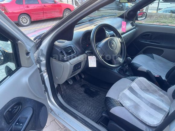 Sahibinden Renault Clio 1.2 Authentique 2004 Model