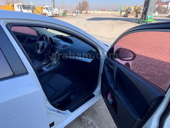 Sahibinden TEK ELDEN KULLANILMIŞ TERTEMİZ MAZDA 3