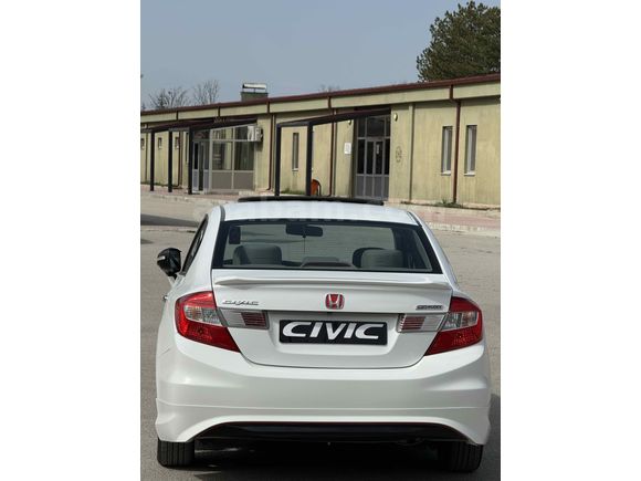 Sahibinden Honda Civic 1.6i VTEC Eco Elegance 2013 Model 