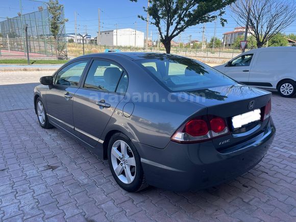 Sahibinden ful servis bakımlı Honda Civic 1.6 Premium 2010 Model