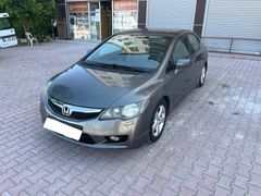 Sahibinden ful servis bakımlı Honda Civic 1.6 Premium 2010 Model